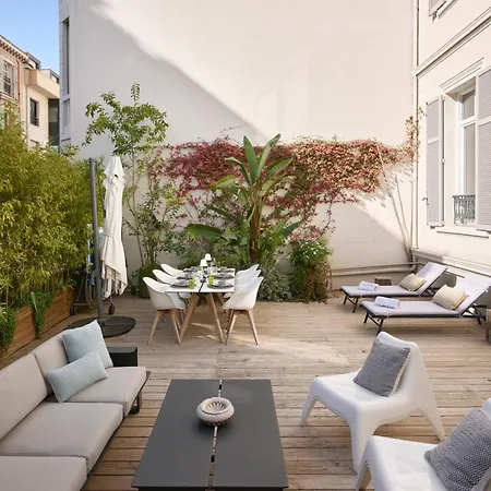 Super Central, Spacious, Sunny Large Deck & Apartamento