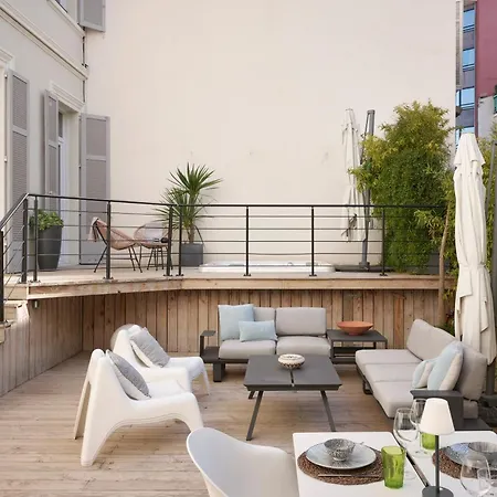 Super Central, Spacious, Sunny Large Deck & Apartamento *