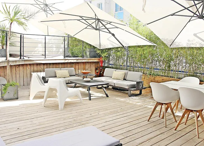 Apartmán Super Central, Spacious, Sunny Large Deck &