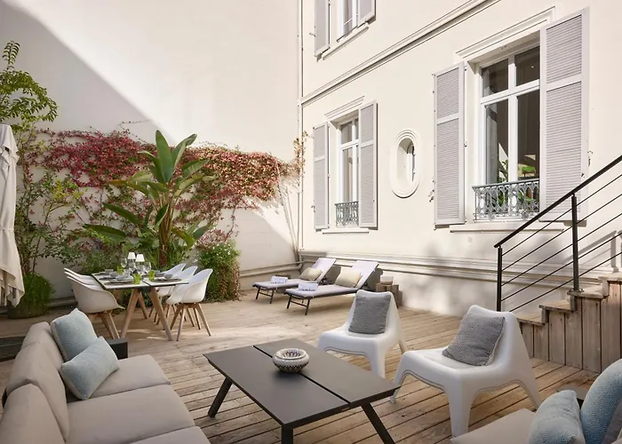 Super Central, Spacious, Sunny Large Deck & Apartmán *