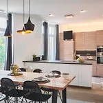 Super Central, Spacious, Sunny Large Deck & Cannes