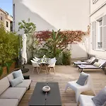 Super Central, Spacious, Sunny Large Deck & Appartamento