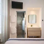 Appartamento Super Central, Spacious, Sunny Large Deck & Cannes