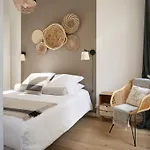 Super Central, Spacious, Sunny Large Deck & Appartamento