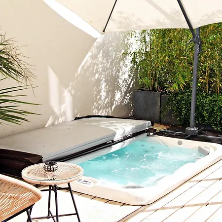 Daire Super Central, Spacious, Sunny Large Deck &