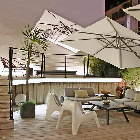 Super Central, Spacious, Sunny Large Deck &