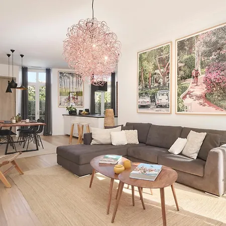 Super Central, Spacious, Sunny Large Deck & *